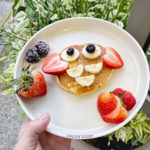 Fluffy Banana Pancake with Berries by Thermomix